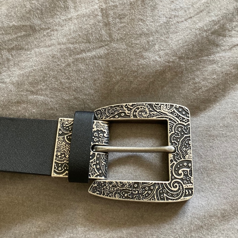 Robert Graham Belt